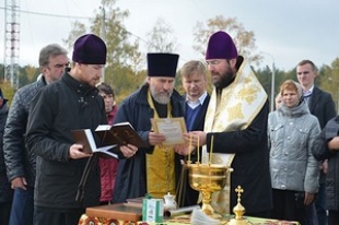 Преосвященнейший Серафим, епископ Бобруйский и Быховский благословил постройку храма в Следюках