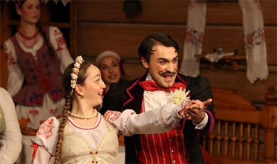 Лукашенко побывал на репетиции обновленного спектакля «Павлинка» в Купаловском театре