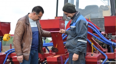 В хозяйствах Быховского района продолжается посев кукурузы