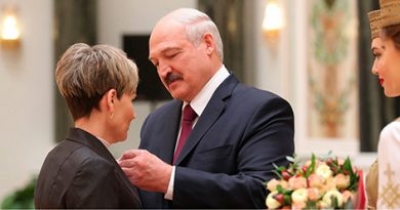 «Спасибо за все, что делаете для страны и народа» — Лукашенко вручил госнаграды и генеральские погоны