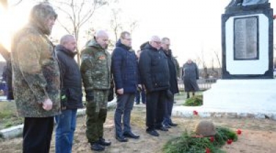 В деревне Никоновичи перезахоронили останки четырнадцати советских воинов