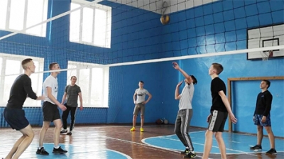 Состоялся товарищеский матч по волейболу между быховскими правоохранителями и школьниками
