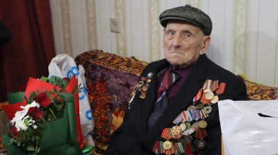 100-летний юбилей: в Могилеве новый паспорт вручили ветерану ВОВ