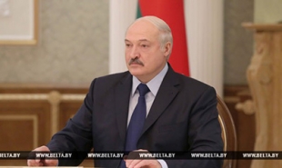 Лукашенко: необходимо придать импульс борьбе с препятствиями на рынке ЕАЭС