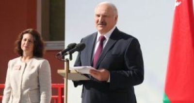 Лукашенко призывает учеников получать в школе максимум знаний