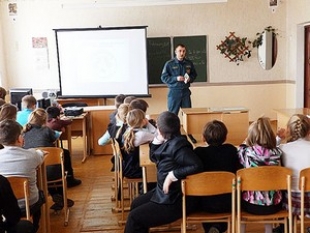 В СШ № 3 г. Быхова спасатели провели со школьниками профилактическое мероприятие