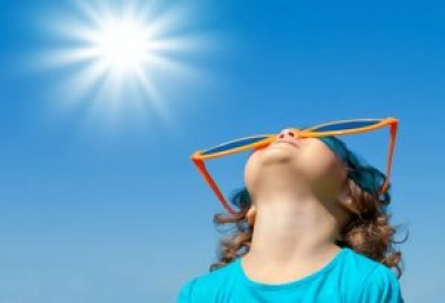 МЧС рекомендует в жару не находиться под прямыми солнечными лучами