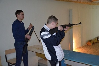 В СШ №2 г. Быхова ребята соревновались по стрельбе из пневматической винтовки
