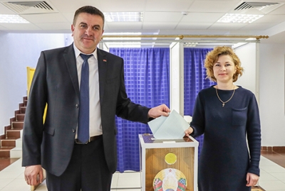 Председатель Быховского райисполкома Дмитрий Мартинович принял участие в досрочном голосовании