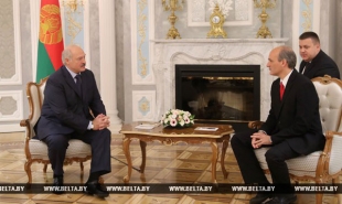 Лукашенко подтверждает курс на развитие тесных отношений с Венесуэлой и намерен совершить визит в эту страну