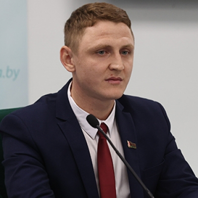 Леонид Зенкевич: Строительство АЗС, кафе, реконструкция трасс и мостов. Как развивается дорожная инфраструктура в Беларуси
