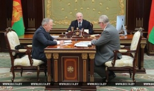 Вступительная кампания, учебники, подготовка к 1 сентября — развитие образовательной сферы обсуждено на встрече у Лукашенко