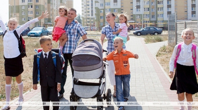 В Минтруда напомнили, какие документы нужны для получения удостоверения многодетной семьи