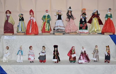 В Центре культуры, народного творчества и ремесел работает выставка кукол «Хоровод дружбы»