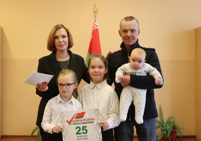 Многодетная семья Костусевых призывает активно участвовать в выборах