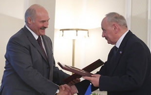 Беларуси и Молдове надо ориентироваться на товарооборот в $1 млрд - Лукашенко