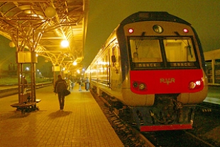 БЖД с 1 мая предоставляет пенсионерам скидку 50% на проезд в поездах региональных линий