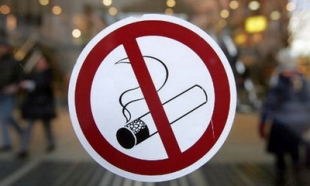 В Беларуси курит каждый второй мужчина и каждая десятая женщина