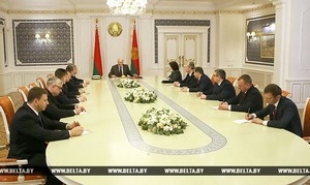 Лукашенко считает необходимым усилить власть руководителей на местах и поднять исполнительскую дисциплину
