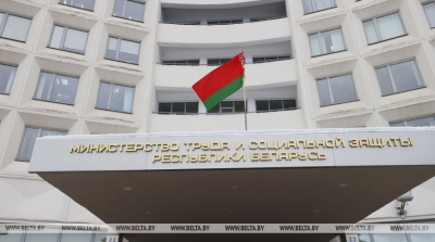 Кому положен социальный работник и сколько стоят его услуги, рассказали в Минтруда