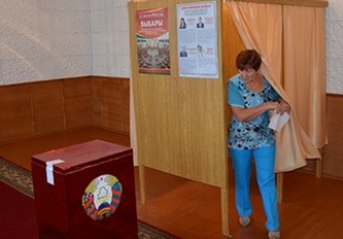 Высокая активность избирателей наблюдается и на Следюковском участке для голосования № 29