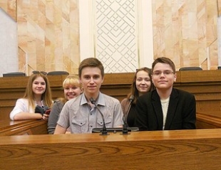 Быховские школьники побывали с экскурсией в Парламенте Республики Беларусь