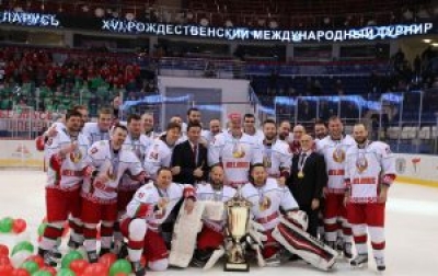 Хоккейная команда Президента Беларуси победила в XVI Рождественском турнире