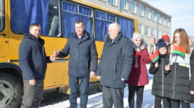 Новый автобус получил в подарок Лудчицкий УПК д/с – СШ