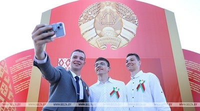 Петришенко призвал депутатский корпус чаще общаться с молодежью