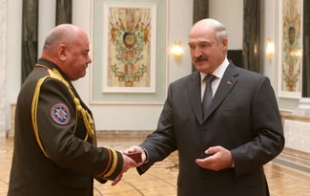 Лукашенко: Беларусь своими достижениями обязана тем, кто упорно трудится