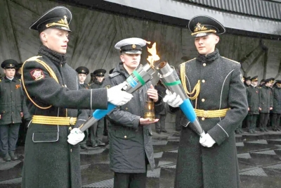 Международная патриотическая акция «Огонь памяти» соединила города-герои на площади Победы в Санкт-Петербурге