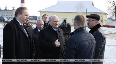 Лукашенко посещает Гродненскую область, его ждут на «Молочном мире»
