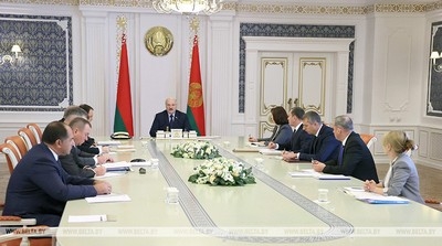 Лукашенко о санкциях: простые семьи не должны пострадать из-за беглых предателей и их западных кураторов